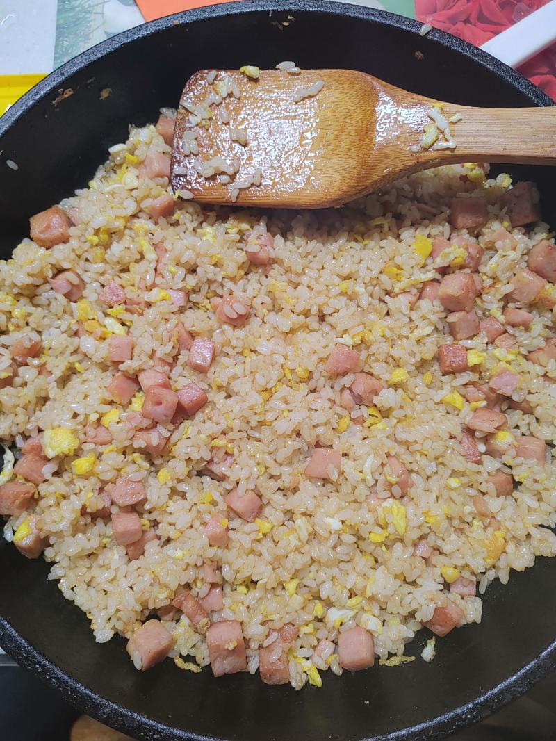 볶음밥 완성! 맛있어!
