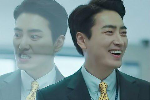 솔직히 조승우는 아저씨지만 너무 귀엽고 이준혁은 아저씨치곤 너무 젊게 생겼고 마지막이 진짜 아저씨지 근데 너무 잘생긴