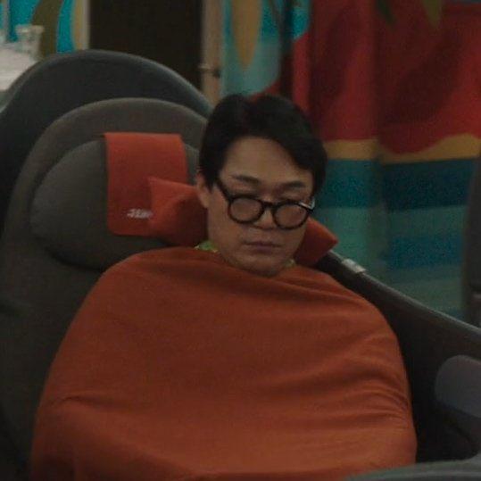 이 영화 딱 하나 좋은 점은 이쁘게 생겼다라는 사실을 너무나 많이 얘기해줘서 대리만족을 느끼게 해준다 막짤은 그냥귀여운 황정민아조시