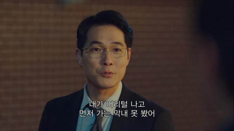 솔직히 조승우는 아저씨지만 너무 귀엽고 이준혁은 아저씨치곤 너무 젊게 생겼고 마지막이 진짜 아저씨지 근데 너무 잘생긴