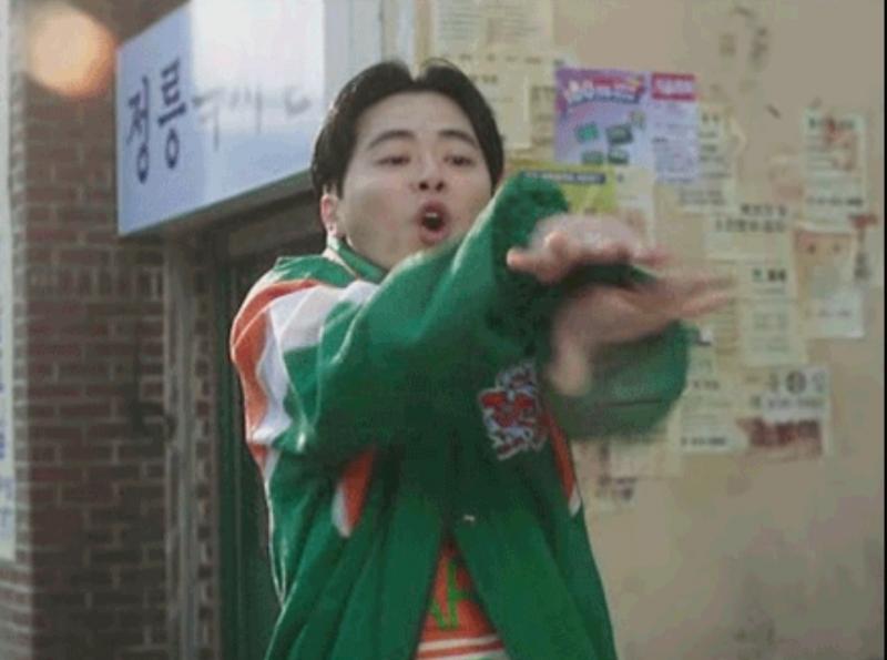 ??? : 존나 비벼 이리로 갔다 저리로 갔다 앞으로 갔다가 뒤로 갔다가 존나 비벼 막 비벼 환상~ 이게 키스야