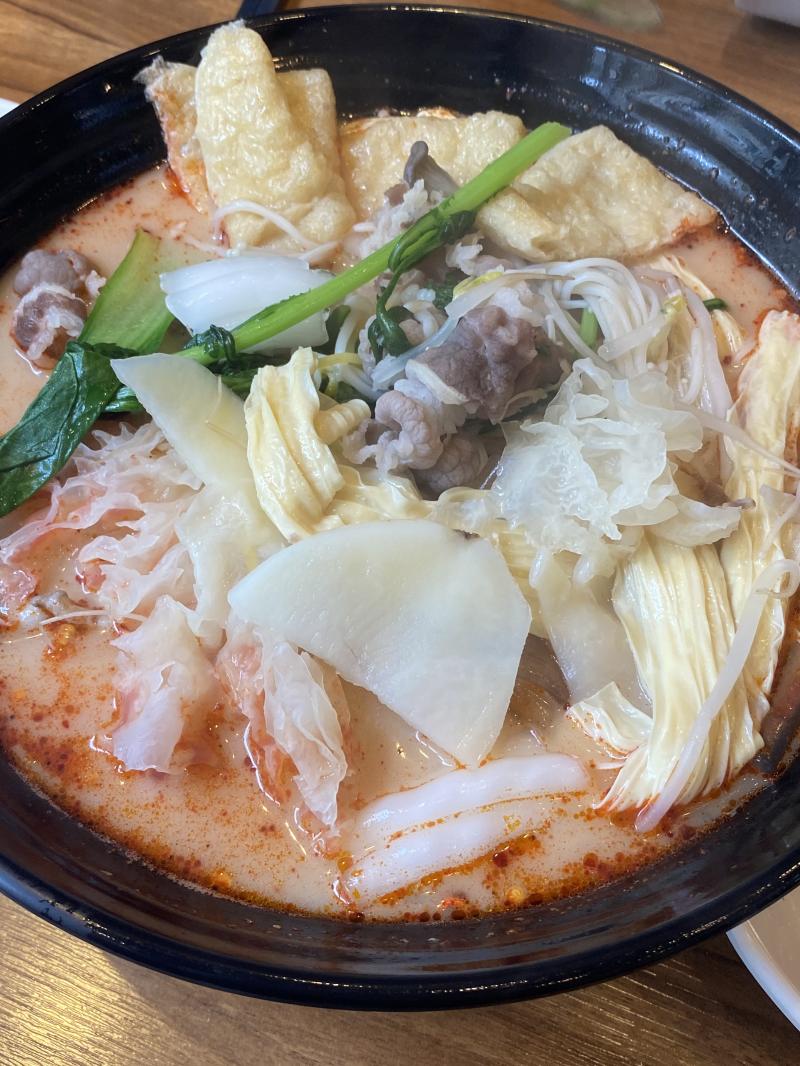 마라탕에 크림새우 먹구왓어 ㅎㅎ아니.근데...나름 2단계라 빨갯는데 왤케 사진이 하얗게 나왓지?