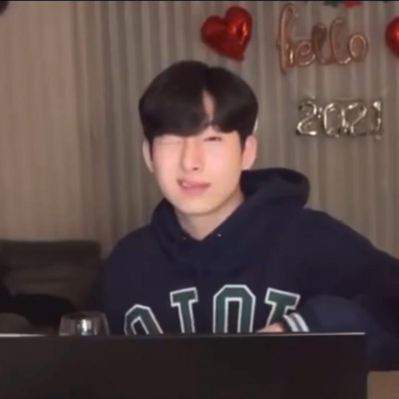 존나 잘생겼네....