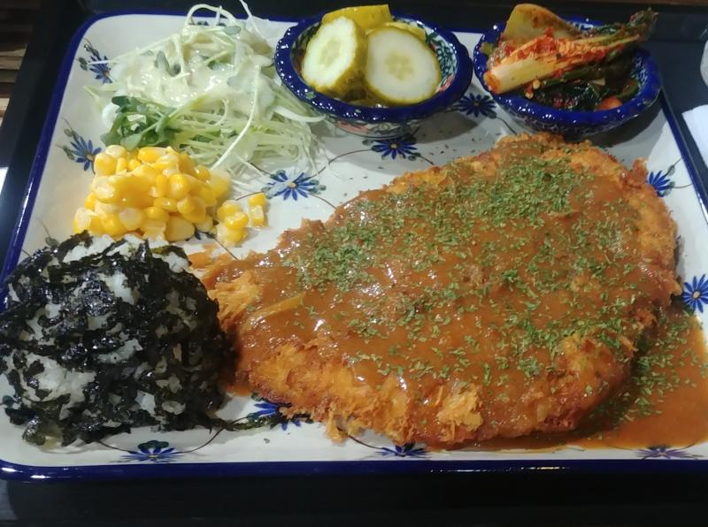 피 뼈가 되고 살이 되고 고단백 탄단지 비타민 한식양식 균형잡힌 이런 내용이었으면 좋겠어