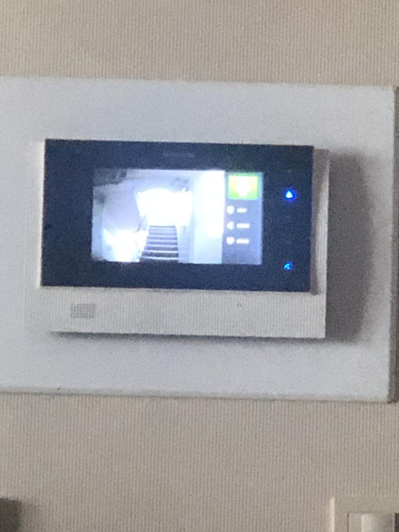 믿던지 안믿던지 그건 너네 자유야 근데 욕하거나 비난하지는 말아줘 ㅜㅜ 이건 그냥 우리집 인터폰. 사진은 벨튀오고 바로 찍은거