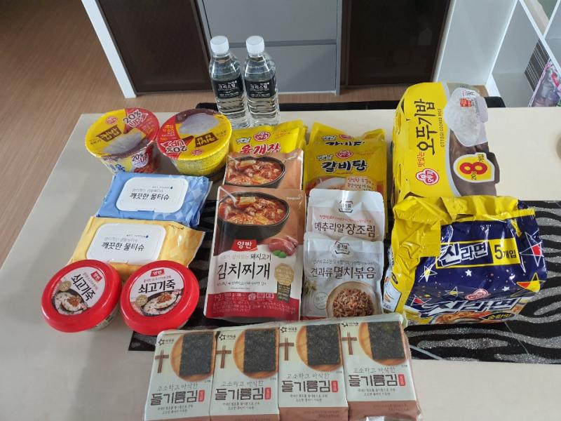 이야 오랜만이다. 그간 여유가 없었다. 이제 좀 여유도 생기고 그래서 다시 일기나 써볼까 싶다. 자가격리를 우리 집이 할 줄은 누가 알았겠나.