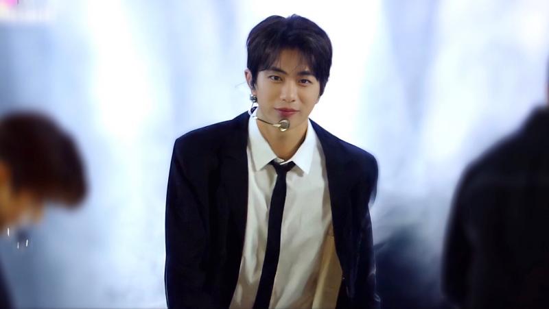 >>40 맞지맞지... 최보민 짱잘생겼지ㅠㅠㅠ 사진투척하고 갈게!
