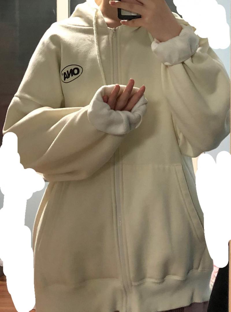 근데 아이보리 후드집ㅇㅓㅂ은 좀 많이 커...ㅎ 아방보다는 크다...하는느낌?