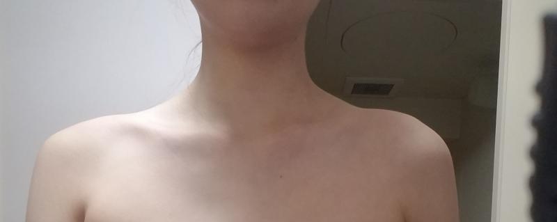 이렇게 보니까 존나게 어깡이네 씨부럴탱 고1 여자임