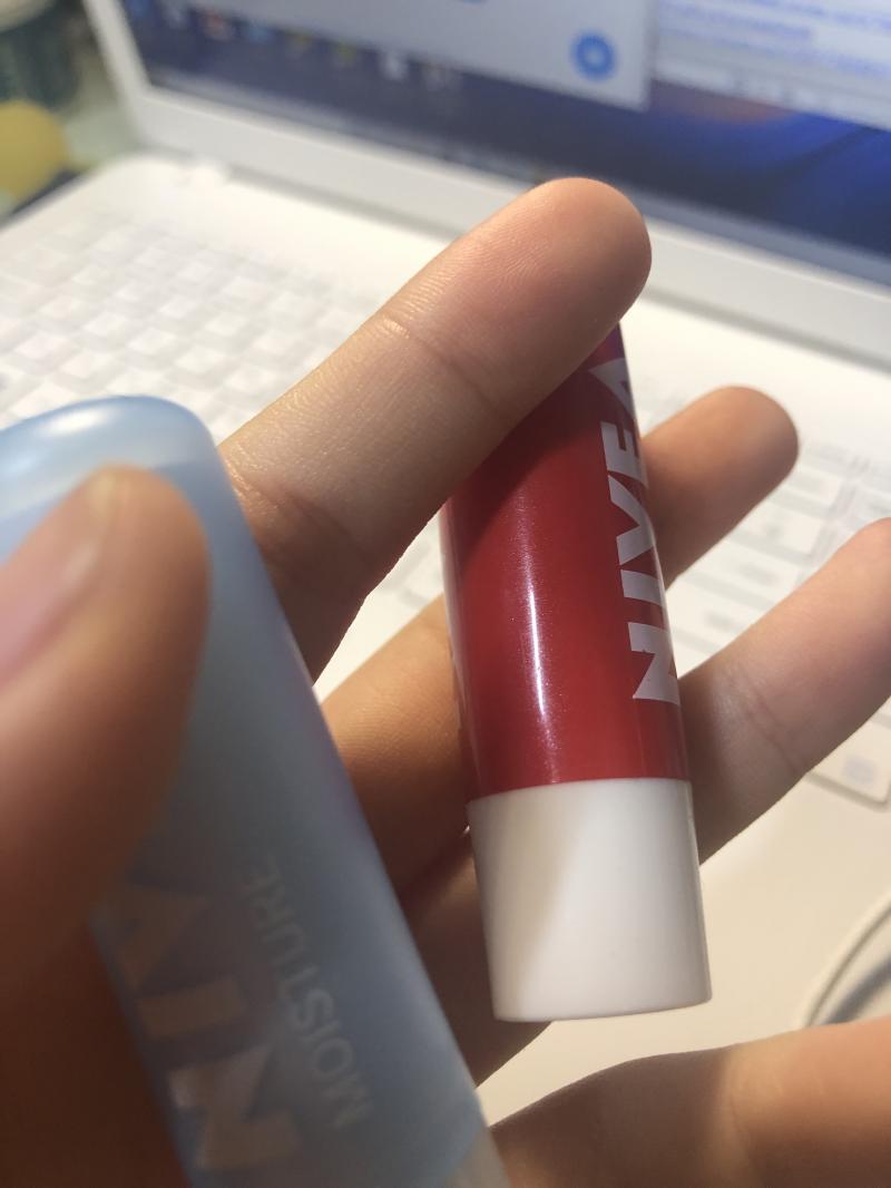 새 립밤 샀는데 파란색이거든 냄새가 맛없어