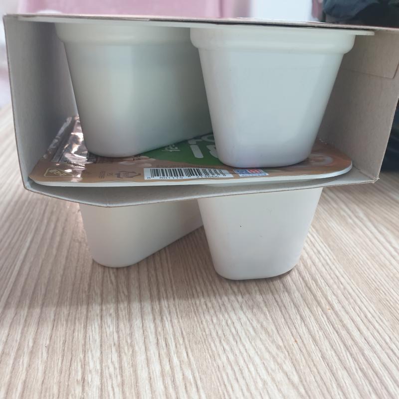 아니 전에 내가 내돈으로 비요뜨 사다가 먹은적있는데 그 이후로 자꾸 이모부가 내 돈으로 절대 비요뜨를 사지 말란뜻인지 비요뜨 음청 사다줬어 잊을