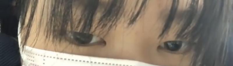 급하게 캡쳐해와서 제대로 된 게 없지만 평소에 저런 눈이얍