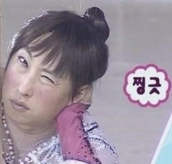 이 세상에 너 빼고 다 검게 보이거든