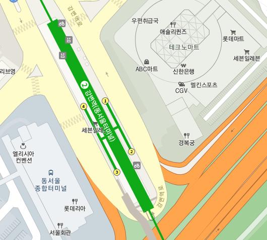 테크노마트, 롯데마트, CGV로 가는 방향을 등지고 세븐일레븐 근처에 있는 현수막이라면 4번출구 근처에 있단 의미인가?