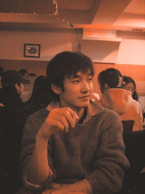 내 나이 중3이다. 내 동년배 다 아저ㅆ..ㅇㄴ 중년 사랑한다 온김에 영업뛰고간다. 아 미친 이거 움짤 안올라가냐 언니 사진좀 봐조요