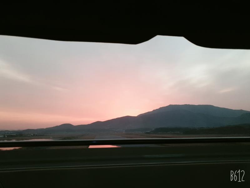 더 못 찍어서 아쉽. 흔한 인사지만 오늘도 좋은 하루.