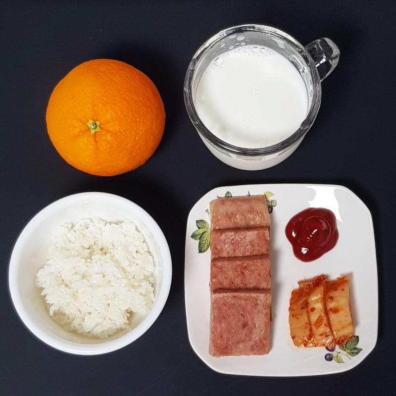 아점저 오늘은 스팸 계란은 금값이라 없어(›´ω`‹ )