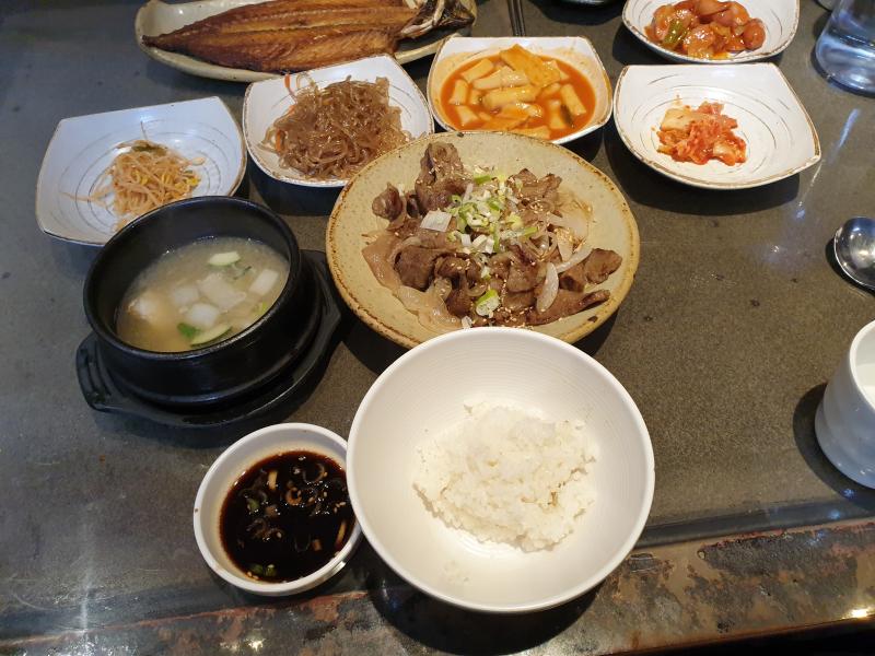 오랜만에 홍대 그녀의밥상! 존맛♥ 역시 한식이 최고다
