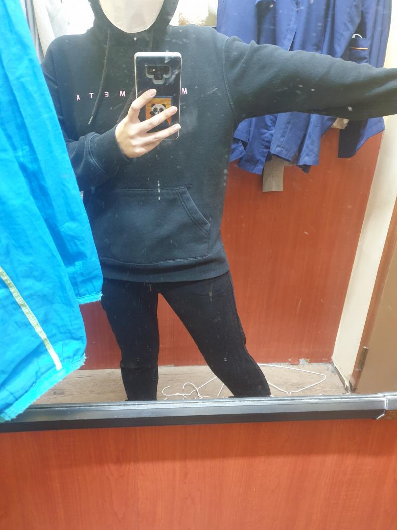 올블랙~~~~ 회사 거울이라 좀 더럽지만... 걍 찍고 싶었음 ㅋㅋㅋㅋㅋㅋ