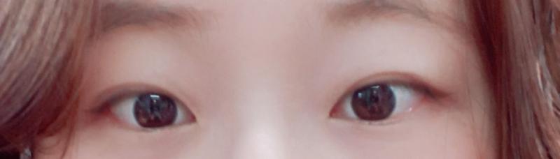 눈화장 하면 복불복인게 어느날은 엄청 예뻐보이고 어느날은 너무 늙어보여서 나가기 2분전에 급하게 지워버리고 걍 생눈으로 나가 ㅋㅋㅋ 일단 이렇게