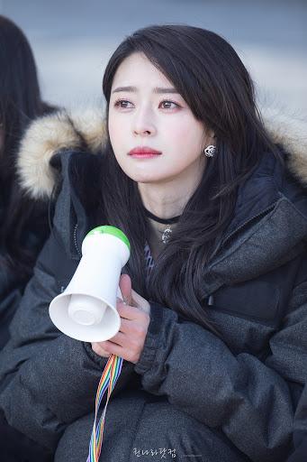선미랑 권나라... 사실 이상형이 아니라 그냥 닮고싶은거임 이상형은 ㅁ딱히없는데 항상 사귀는사람 단발인듯