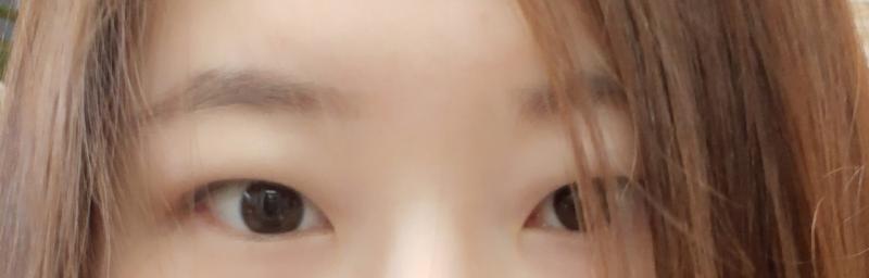 눈화장 하면 복불복인게 어느날은 엄청 예뻐보이고 어느날은 너무 늙어보여서 나가기 2분전에 급하게 지워버리고 걍 생눈으로 나가 ㅋㅋㅋ 일단 이렇게