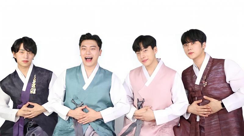 우선 나부터 할게... 잘생긴 으른 남자 4명이서 하하호호 리뷰하고 top 0 하고 벨런스게임 하는 유튜브 채널이야! 이름은 오피니언.... ㄹ