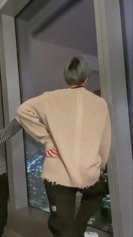 이때..