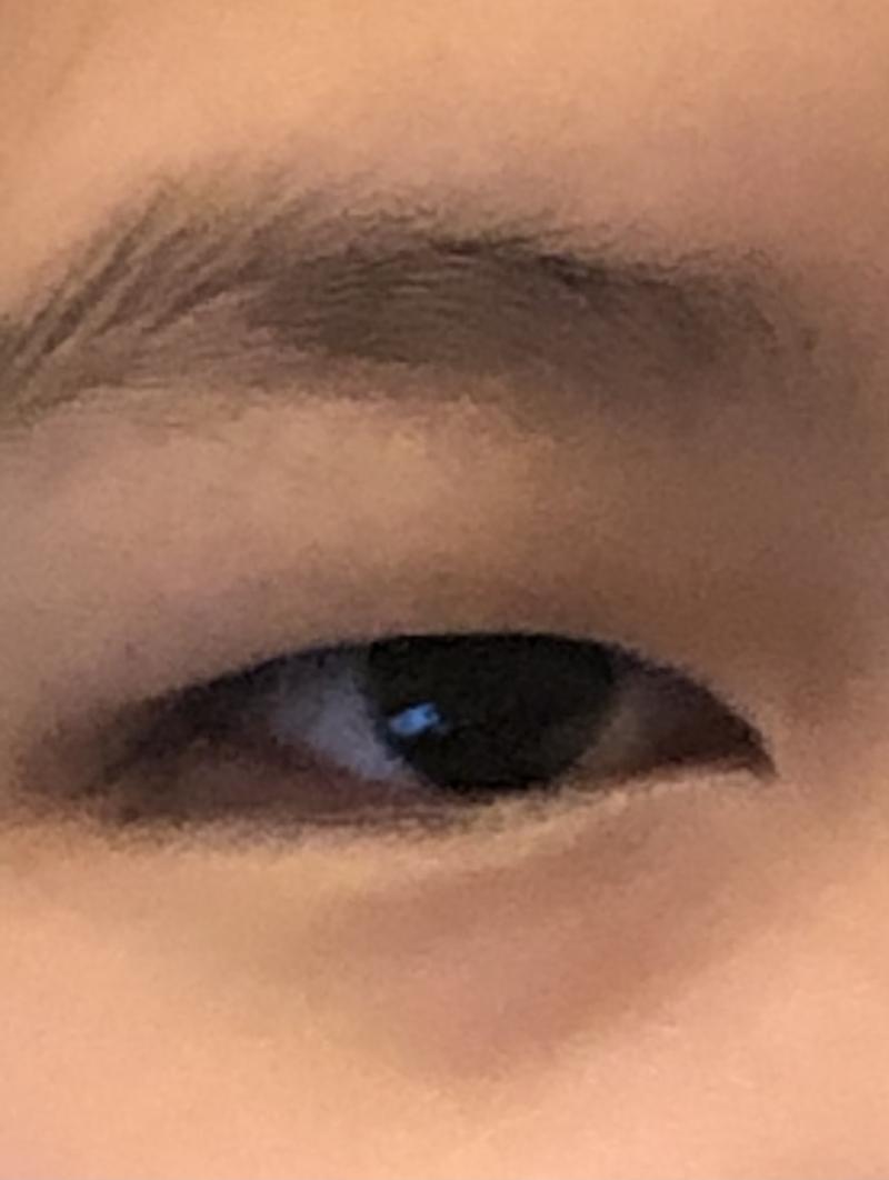 오늘 평소보다 눈 좀 부었네 쌍테도 저거 저날 처음 붙여본건데 생각보다 괜찮아서