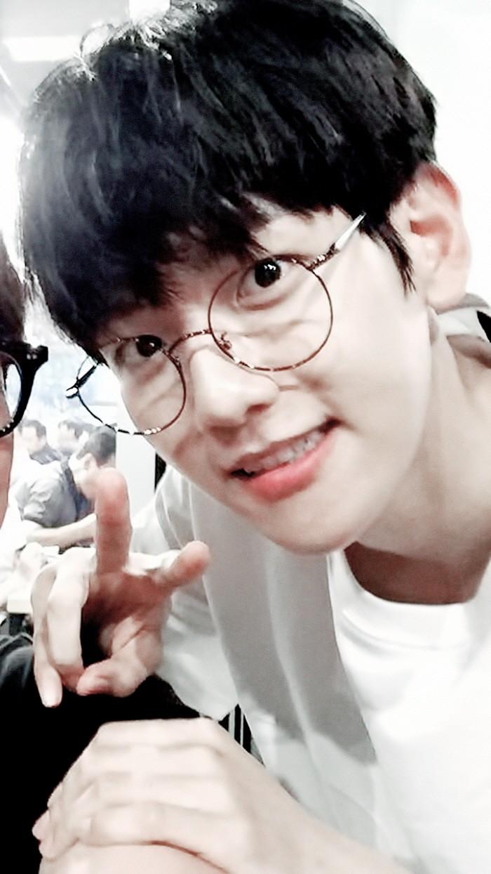 엑소 백현이! 지짜 너무 기요우 ㅜㅠㅜㅜ 굽ㄴㅔ 볼캐X노 때가 진짜 너무너무 귀여운데 ㅜㅠㅜ 사진을 못찾겠다....