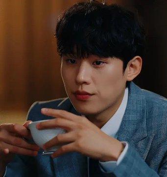 태호⤴️태호⤴️?? 내 속에서 나이관념 사라짐 그리고 tmi 내가 덕질하는 사람 중 임철과 김성철 동갑(91년생) 뭐 있다 진짜 뭐 91년생들은