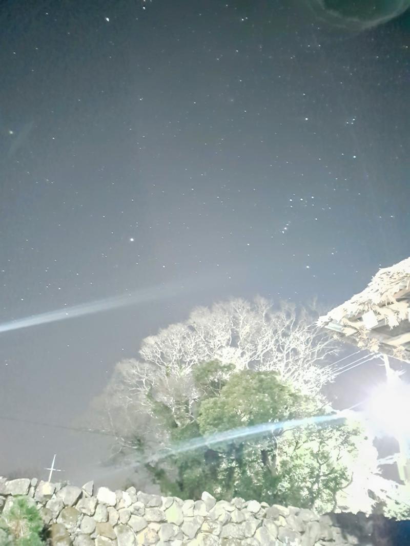 오늘은 핸드폰으로 별 찍는 법을 풀어보려고 한다! DSLR이나 미러리스 같은 경우는 해당되지 않으니 주의할 것 >:( 조금 기니까 주의! 내가 