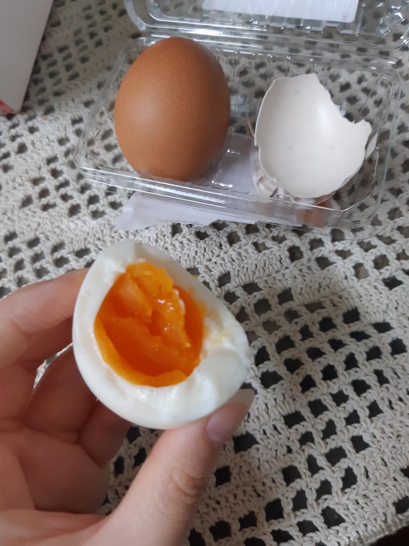 늦은 저녁으로 편의점 라볶이랑 감동란먹는중!!