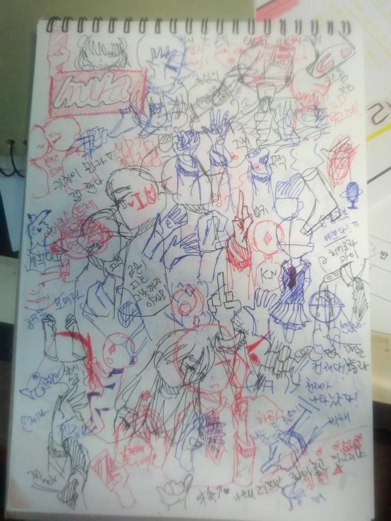 26. 풍선 잡고 있는 손이 갑자기 그리고 싶어져서 그림 27. 차애 그림. 차애 얼굴 뭉개놔서 너무 미안함. 28. 이상한 낙서가 가득함.