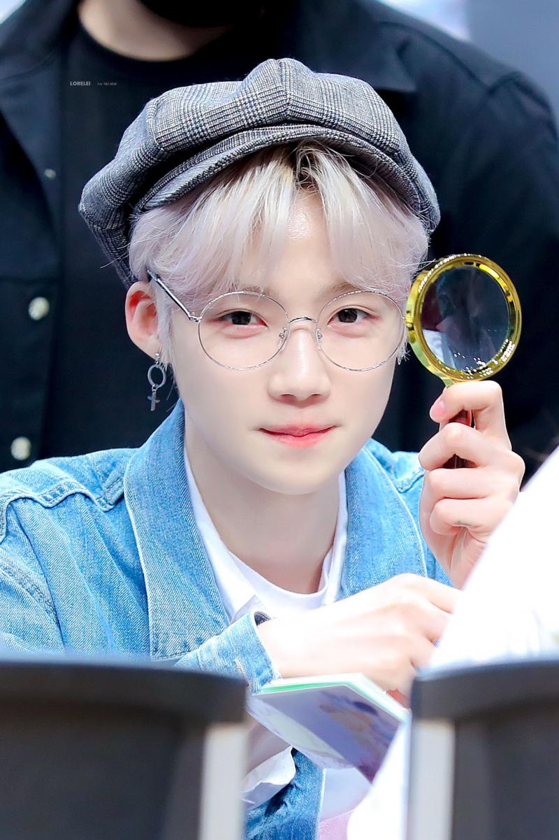 혹시 이분 누구셔....? 트위터에서 줏었는데 진짜 짱귀엽다 어떡해