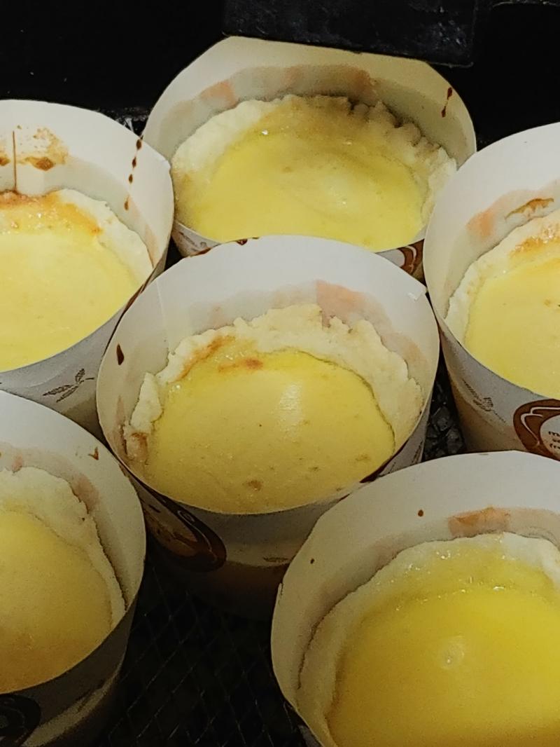 오늘은 에그타르트!! 🥚🥛🥖 익히는중이야 💗🔥