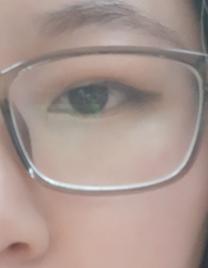 그냥 있는듯 없는듯 발라야 하나?? 아이라인이 문제인가? 생각해보니 아이라인을 어떻게 그려야 하는지 잘 모르는구나.