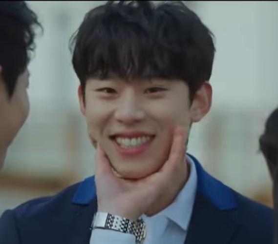 >>13 호에에에에에ㅔㅇ에 인코이거맞음?중간고사기간이라 들어와보도 몬했네 이상하게 난 멋있는것도 좋은데 저런 알수없는 포인트의 귀여운 성철이 너