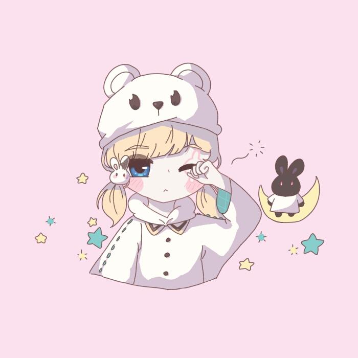 >>16 머리가 좀 떡진거처럼 반짝거리는데 ㅋㅋㅋ 당시에 라인플레이라는 게임 캐릭터를 그리면서 게임 그래픽 표현을 그대로 가져와서 그래.. 그래