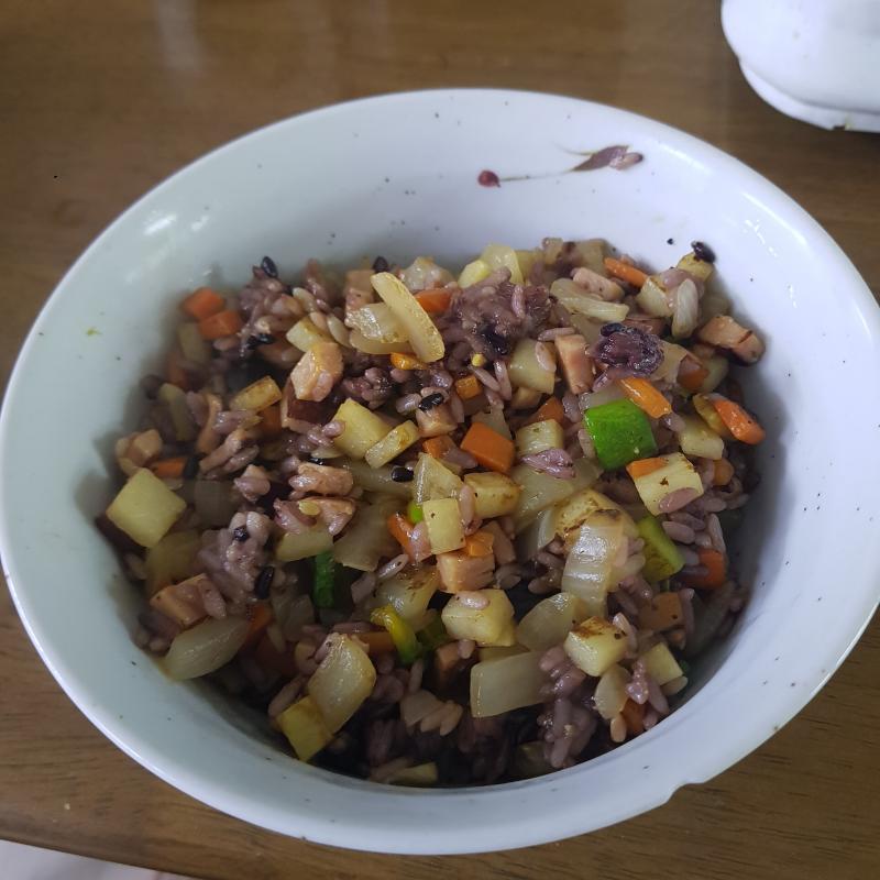 햄 야채 볶음밥
