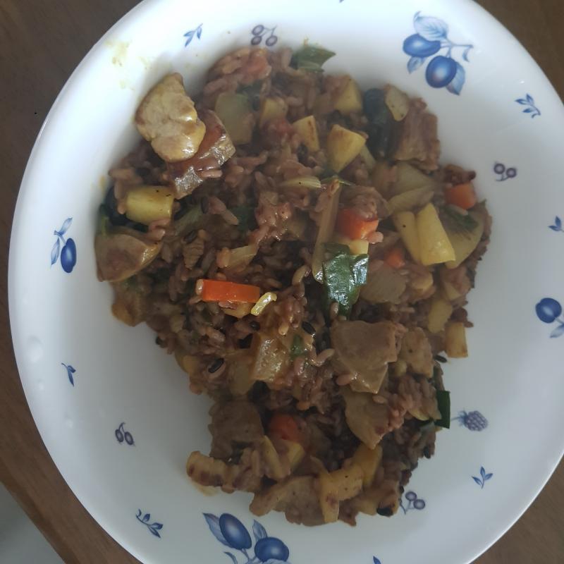 점심. 카레볶음밥이 너무 괜찮았기 때문에