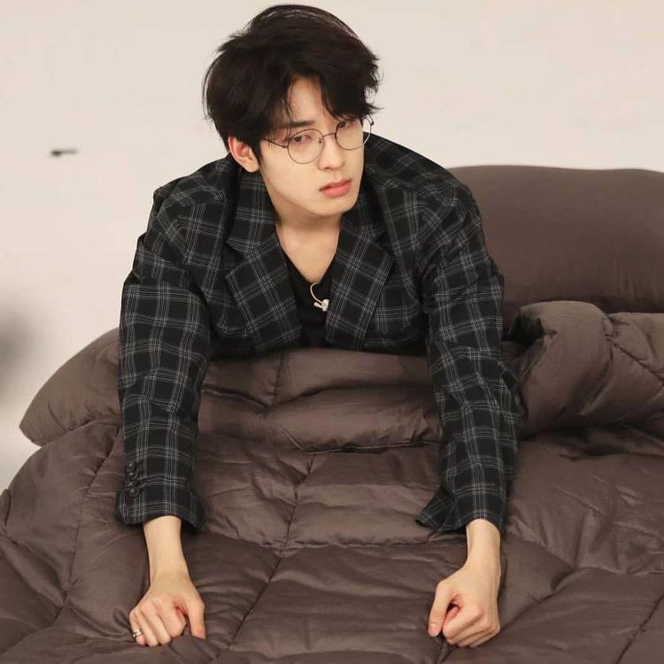 사실 고잉세븐틴 정주행 하다가 불면제로에서 빠져버림 너무 귀엽잖아 ㅠㅠㅠㅠㅠㅠ 7년간 좋아하던 본진 탈덕하게 만든 사람... 내 심장을 다시뛰게