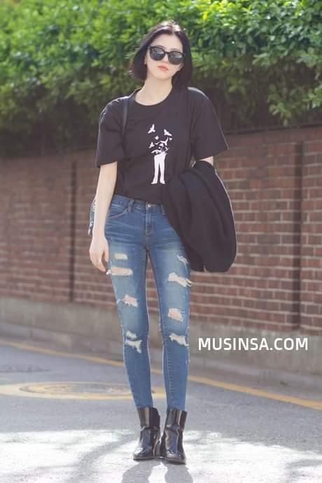 진짜 비율 개오진다.... 마네킹이냐구