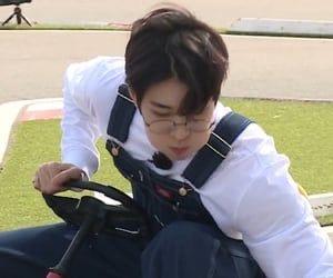 레더들한테 원우 직캠 추천해주랴고 너튜브 들갔는데 나 혼자서만 직캠 달렸다... 미안... 나중에 들고올게... 귀여운 원우보고있어줘...