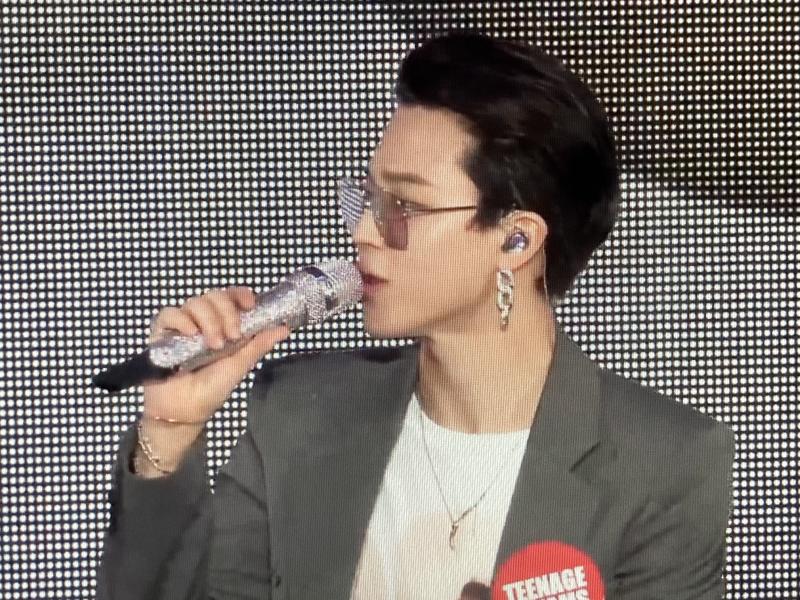 저 고딩이 머리 까면 이렇게 세상 까리하게 생겼다는게 너무.. 너무........ 응...,....................💜💜