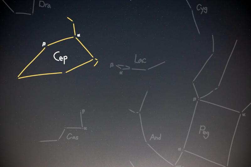 오늘은 구름이 너무 많다... 이번 별자리는 세페우스자리! (Cepheus/Cep) 살짝 찌그러진 오각형 모양의 별자리야. 카시오페이아자리에서 