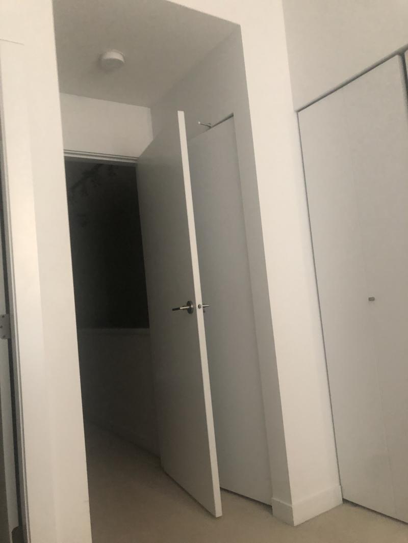이게 그 복도임 오늘 하루종일 왜 지랄이냐 무섭게