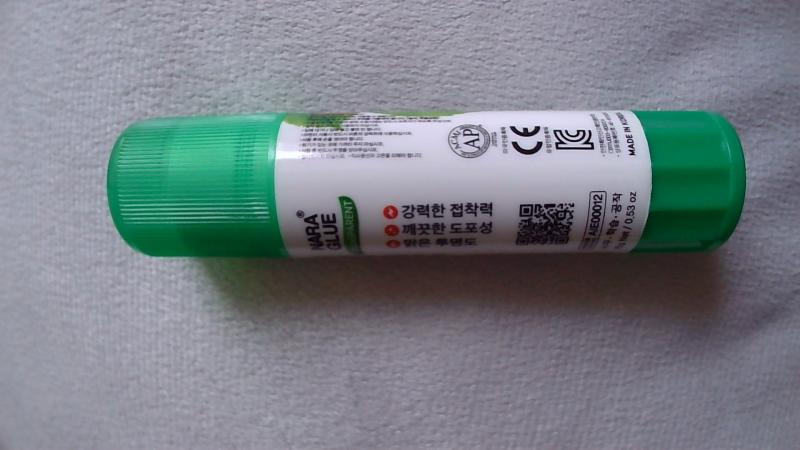 냄새가 좋은 투명한 풀 아직 한 번도 안 씀