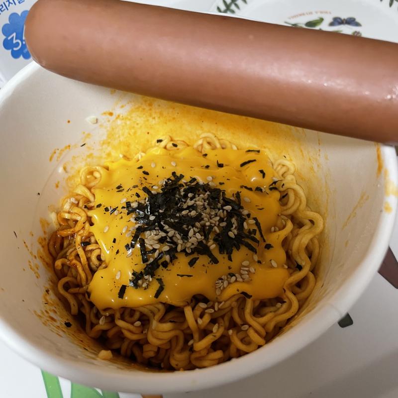 >>2 얍!!! 사왔다 까르보는 별로 안좋아해서 오리지널 사왔지