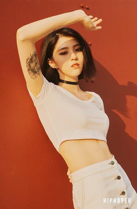 현재도 좋지만 타투 있을 때 조녜야... 한소희